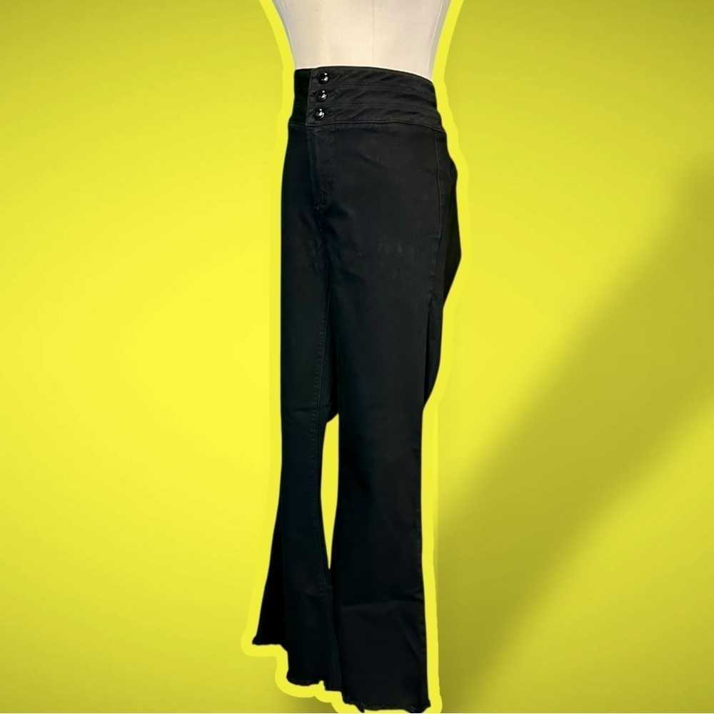 PAIGE Denim ‘Corset Genevieve’ Jeans in “Boss Black” with Raw Hem Size 30 - Picture 5 of 12